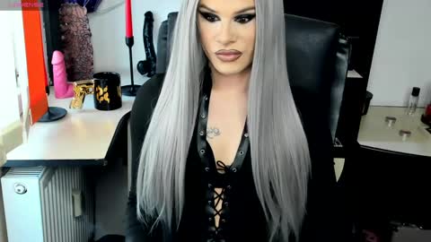Snapshot of lexxymiss chatting on 04-19-26, 12:15 eva lexy you may call me Miss online show from 04-19-26, 12:15