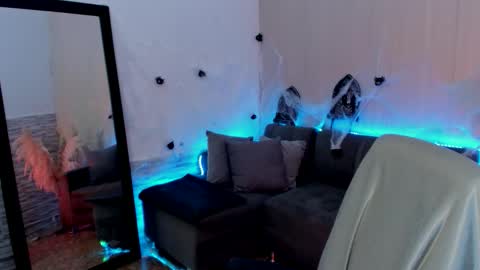 Snapshot of lexy_fox2 chatting on 10-28-25, 02:37 Lexy online show from 10-28-25, 02:37