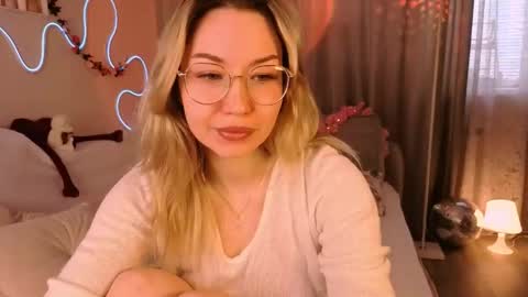 Lily online show from 04-22-26, 03:42