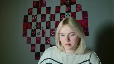 Snapshot of leyla_le chatting on 11-05-25, 07:08 Leyla online show from 11-05-25, 07:08