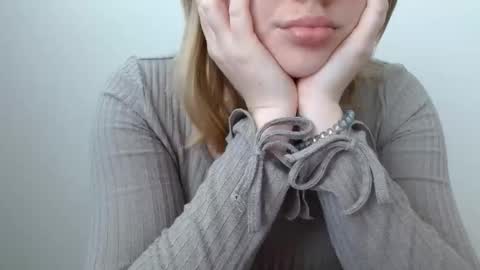 Leyla online show from 05-22-26, 06:20