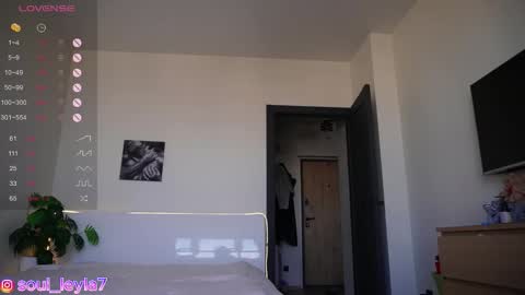 Leyla ly Ill be here Tuesday Thursday Friday Saturday Sunday online show from 10-17-25, 05:10