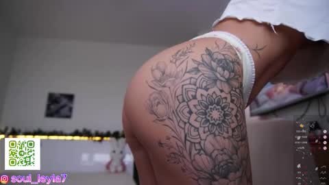 Leyla ly Ill be here Tuesday Thursday Friday Saturday Sunday online show from 12-22-25, 03:25