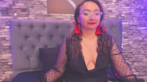 Leyla smithh online show from 11-13-25, 12:26