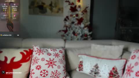 INSTA leylasteel model         online show from 12-15-25, 11:09