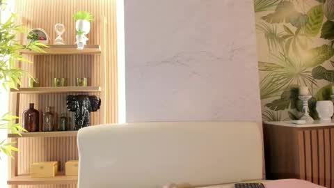 LEZY online show from 11-28-25, 07:49