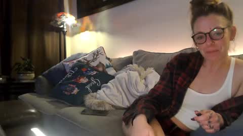 Hornystonerchick online show from 12-06-24, 04:47