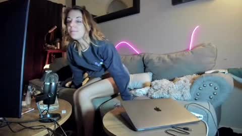 Hornystonerchick online show from 12-24-24, 03:49