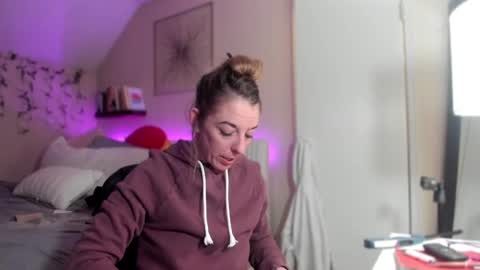 Hornystonerchick online show from 02-25-25, 05:19