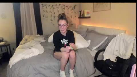 Hornystonerchick online show from 02-28-25, 06:43