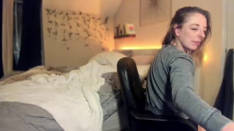 Hornystonerchick online show from 03-03-25, 07:43