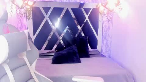 Snapshot of lia_14_ chatting on 01-26-25, 11:17 Lia online show from 01-26-25, 11:17