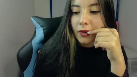 Snapshot of lia_14_ chatting on 03-04-25, 05:45 Lia online show from 03-04-25, 05:45