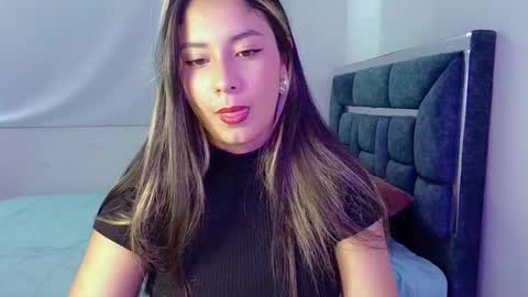 Snapshot of lia_14_ chatting on 10-23-25, 04:50 Lia online show from 10-23-25, 04:50