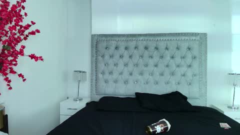 Lia  online show from 11-13-25, 03:16