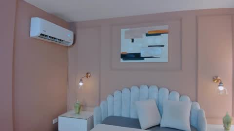 Snapshot of lia_ass chatting on 02-15-25, 10:22 Liss 3 online show from 02-15-25, 10:22