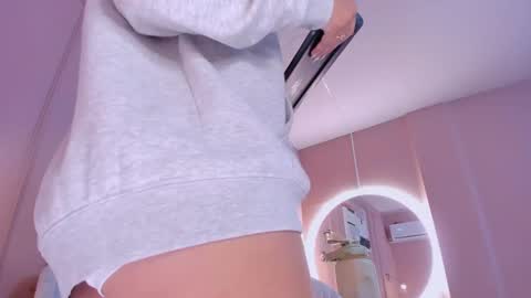 Snapshot of lia_ass chatting on 02-23-25, 01:21 Liss 3 online show from 02-23-25, 01:21