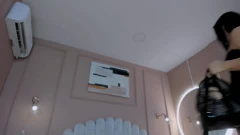 Snapshot of lia_ass chatting on 10-17-25, 10:18 Liss 3 online show from 10-17-25, 10:18