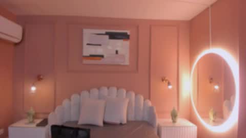 Snapshot of lia_ass chatting on 10-31-25, 10:27 Liss 3 online show from 10-31-25, 10:27