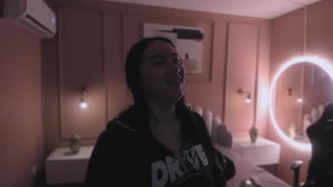 Snapshot of lia_ass chatting on 11-15-25, 10:12 Liss 3 online show from 11-15-25, 10:12