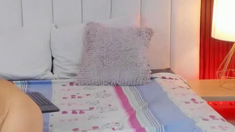 Snapshot of lia_banksgb chatting on 03-12-25, 11:33 Maria Jose Lujan online show from 03-12-25, 11:33