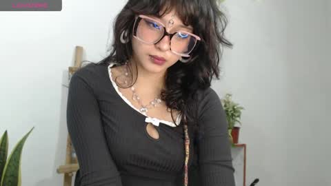 Lia online show from 04-13-26, 03:34