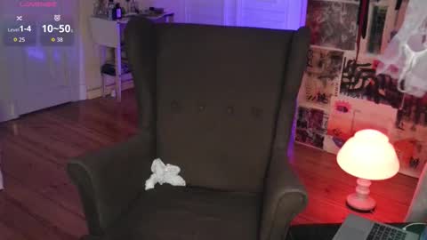 lia_grl online show from 11-16-25, 02:50