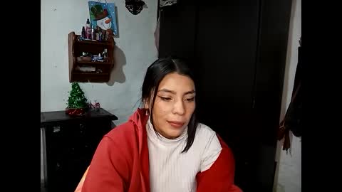 Snapshot of lia_hottie chatting on 12-17-24, 04:12 Lia online show from 12-17-24, 04:12