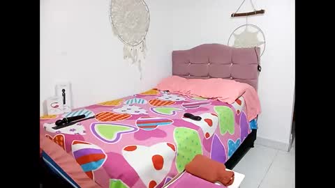 Lia online show from 04-15-26, 04:30