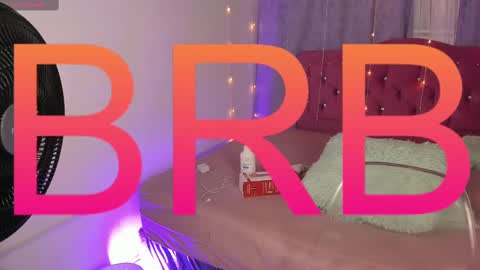 Snapshot of lia_little18 chatting on 02-08-25, 06:22 lia_little18 online show from 02-08-25, 06:22