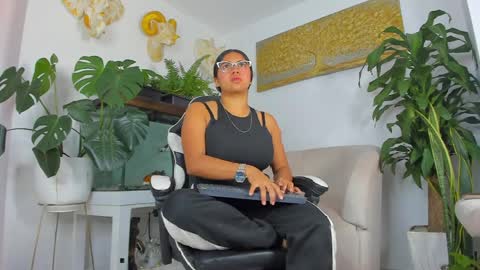 lia_lovelly online show from 04-06-26, 08:10