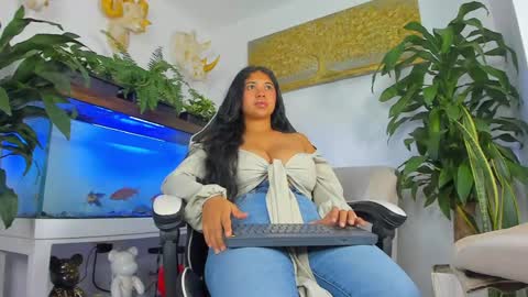 lia_lovelly online show from 04-14-26, 04:51