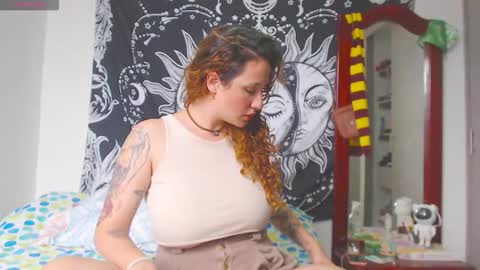 Lia Monroe online show from 12-22-25, 05:21