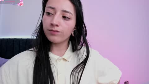 Snapshot of lia_queen610 chatting on 02-07-25, 08:53 Little Queen Lia online show from 02-07-25, 08:53