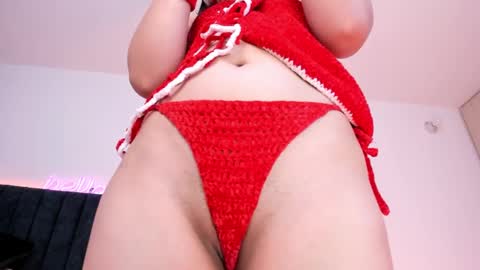 Snapshot of lia_queen610 chatting on 02-14-25, 11:09 Little Queen Lia online show from 02-14-25, 11:09