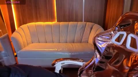 Online 1400 - 2100 online show from 04-16-26, 03:07