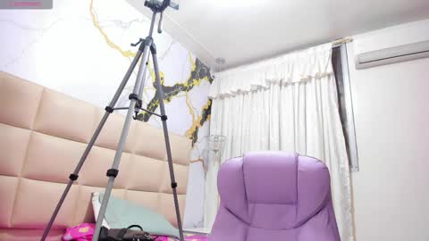 Snapshot of lia_sexx1 chatting on 02-20-26, 12:16 Lia online show from 02-20-26, 12:16