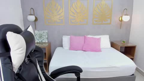 Snapshot of lia_sexx19 chatting on 01-29-25, 05:40 Lia online show from 01-29-25, 05:40