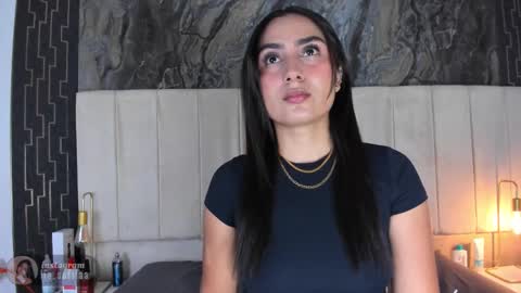 lia_sofiia online show from 12-22-25, 09:28