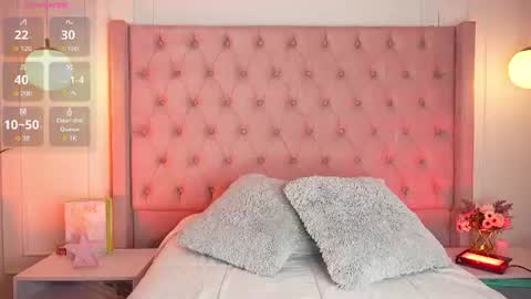 Snapshot of lia_velez_ chatting on 06-27-26, 09:47 LIA online show from 06-27-26, 09:47