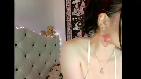 Snapshot of lia_whitexx chatting on 05-08-26, 02:06 lia_whitexx online show from 05-08-26, 02:06