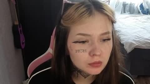 liaa_li online show from 05-06-26, 05:57