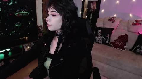 Liaa  online show from 12-14-25, 01:00