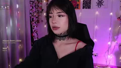 Snapshot of liaa_rodriguezz chatting on 06-27-26, 04:56 Liaa online show from 06-27-26, 04:56