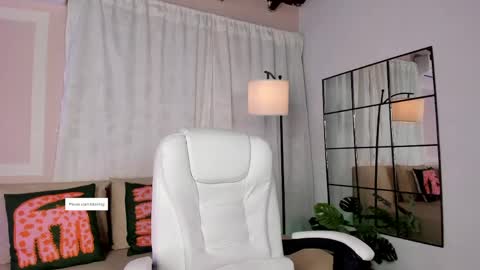 Lia online show from 05-19-26, 12:33