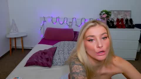 Snapshot of liabeninix chatting on 02-06-26, 10:29 Lia online show from 02-06-26, 10:29