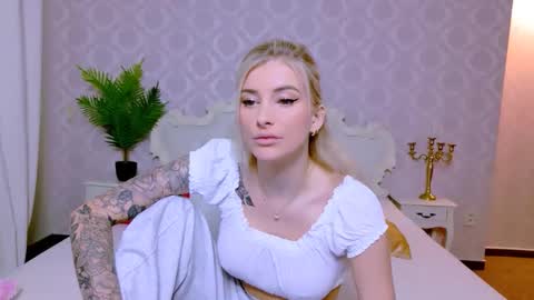 Snapshot of liabeninix chatting on 02-09-26, 09:24 Lia online show from 02-09-26, 09:24