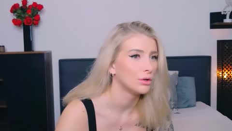 Snapshot of liabeninix chatting on 02-24-26, 01:31 Lia online show from 02-24-26, 01:31