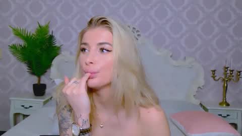 Snapshot of liabeninix chatting on 02-26-26, 04:50 Lia online show from 02-26-26, 04:50