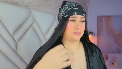 Lia Cox online show from 01-13-26, 03:01